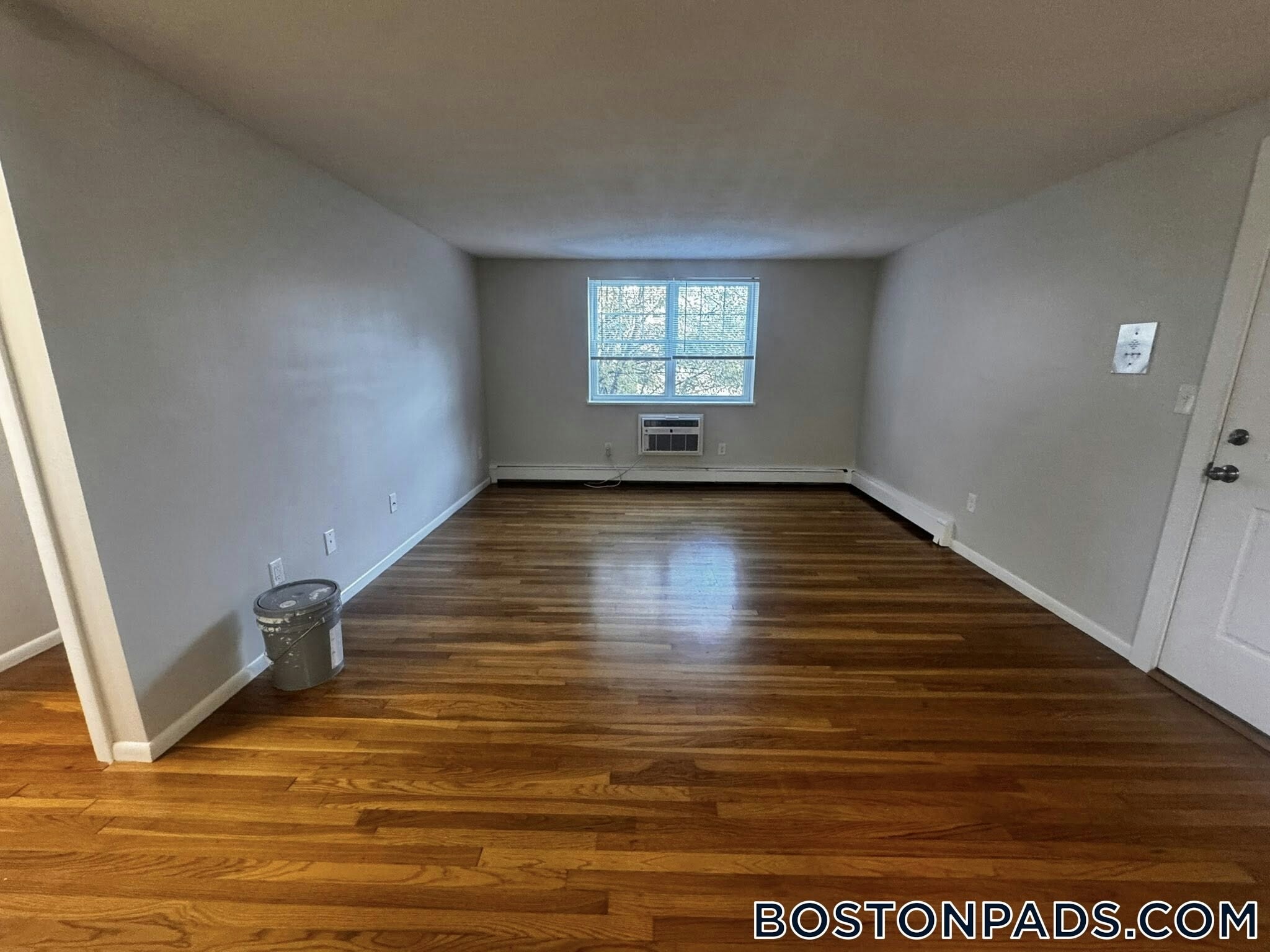 Building Photo - 52 Mill St