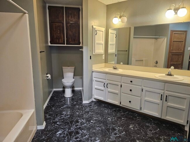 Building Photo - 3705 Ben Crenshaw Cir
