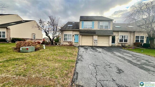 Primary Photo - 520 Wild Mint Ln