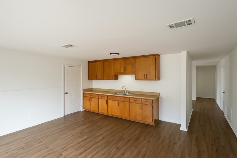 Building Photo - 115 E Cone St