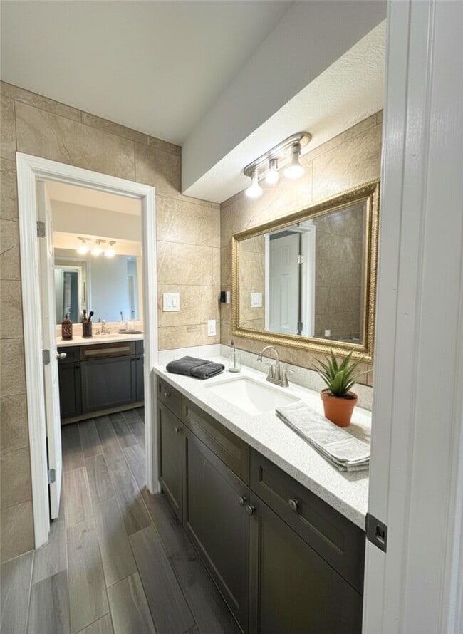 Building Photo - 8332 La Roche Ln