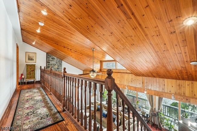 Building Photo - 197 Point Breeze Dr