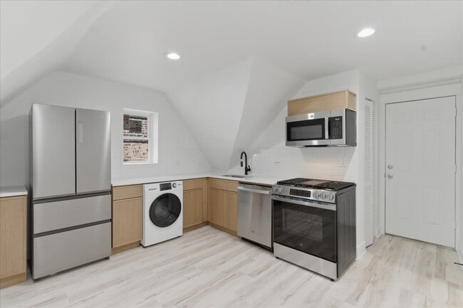 Building Photo - 2608 W Haddon Ave