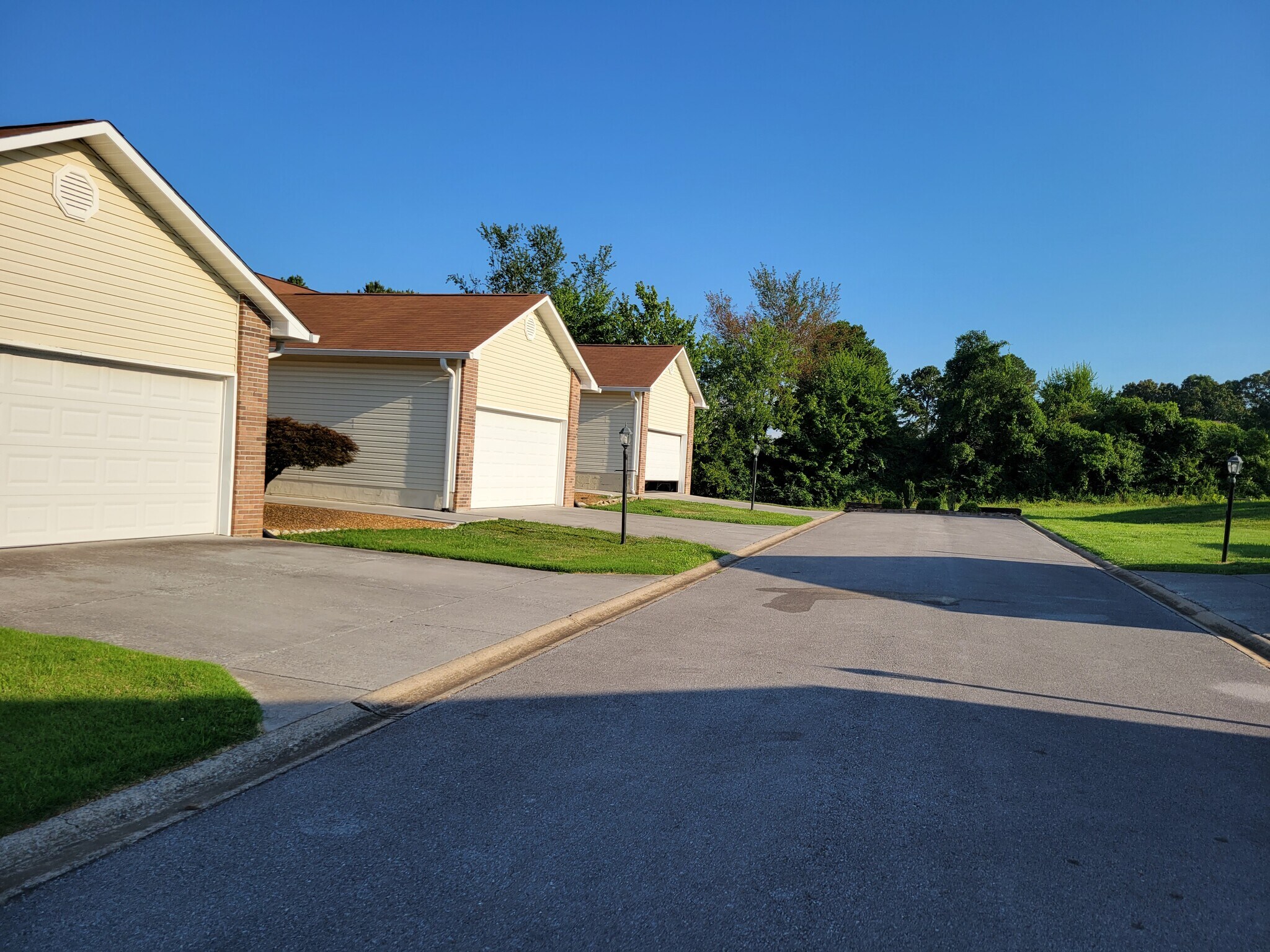 Building Photo - 109 Golf Club Ln