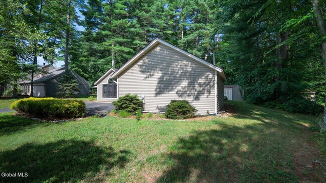 Building Photo - 64 Meadow Rue Pl