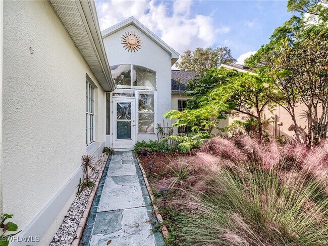 Building Photo - 15004 Cloverdale Dr