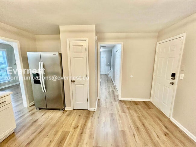 Building Photo - 2250 Winthrope Way Dr