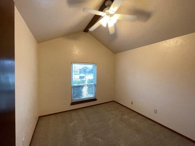 Building Photo - New Paint! 3 beds, 2 full baths, 2 car garage home for rent in S. OKC and Moore schools!