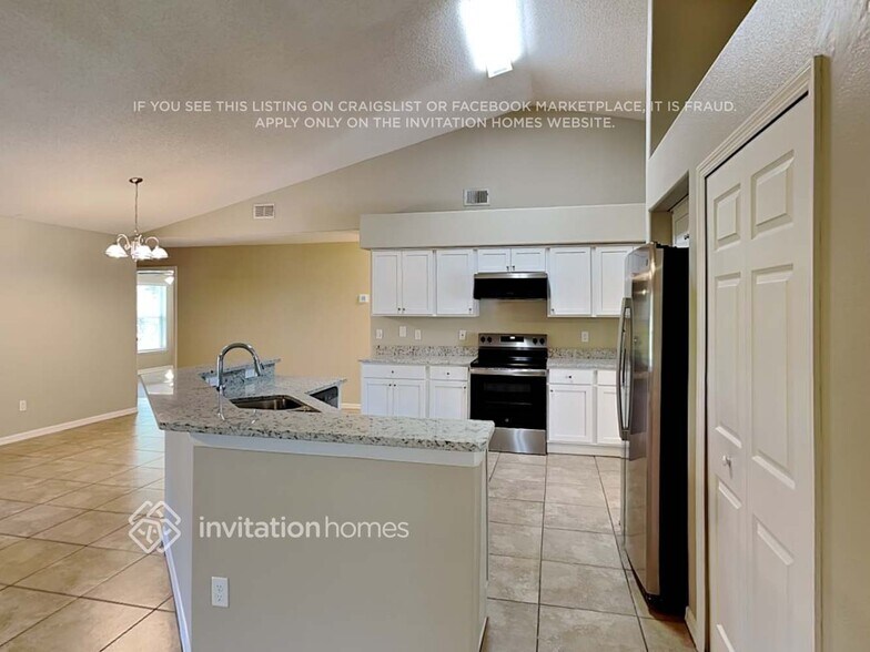 Building Photo - 4216 King Edward Dr