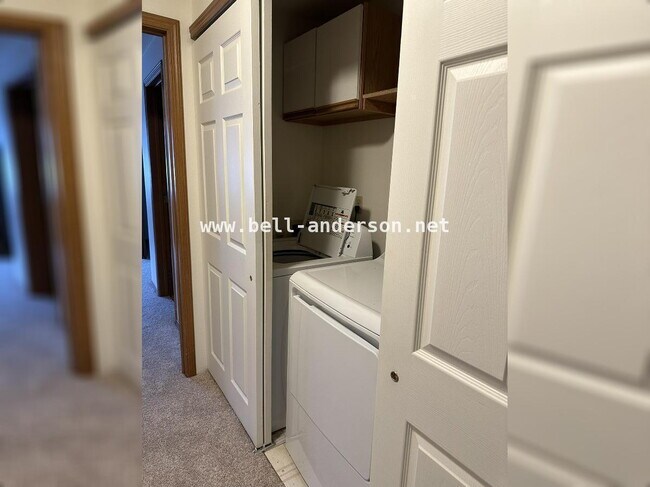 Building Photo - MOVE IN READY- Remodeled 2-bedroom Townhome!