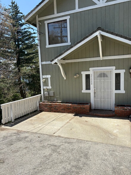 Primary Photo - 24064 Grandview Dr