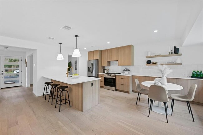 Building Photo - 6721 Lost Valley