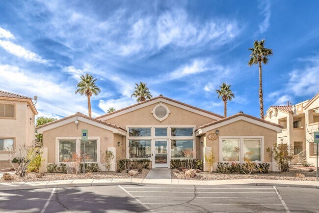 Building Photo - fully furnished, 1 bed, 1 bath condo in gated community