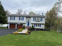 Building Photo - 10 Candlewood Rd