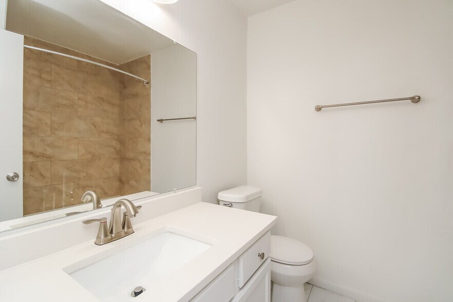 Building Photo - 4731 10 Sleep Ln