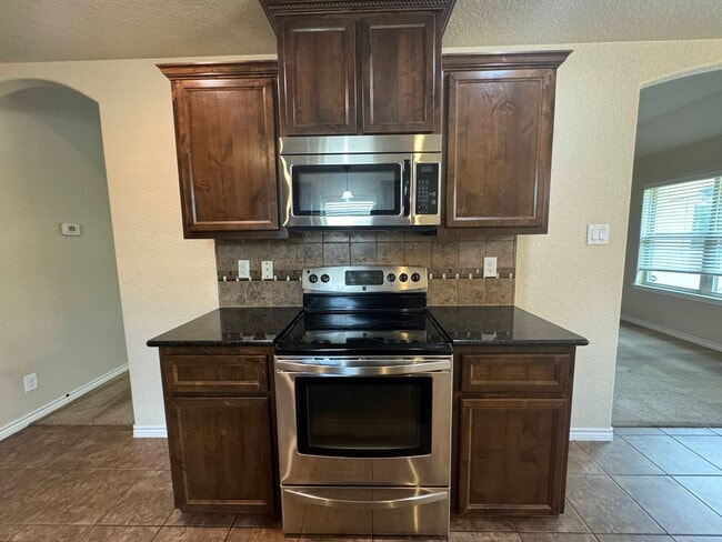 Building Photo - 6801 Deorsam Loop