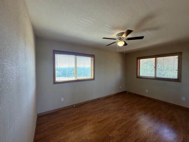 Building Photo - 5182 Buckboard Dr