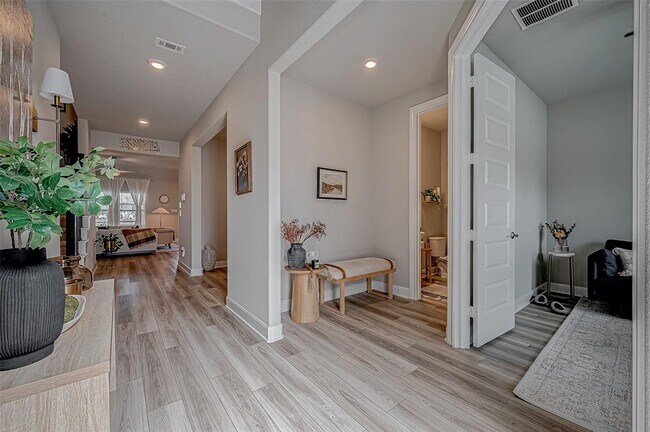 Building Photo - 21450 Petherton Dr