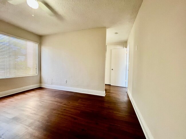 Building Photo - 7555 Linda Vista Rd
