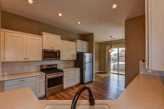 Building Photo - 3+den, 2 bath home for rent in Granville