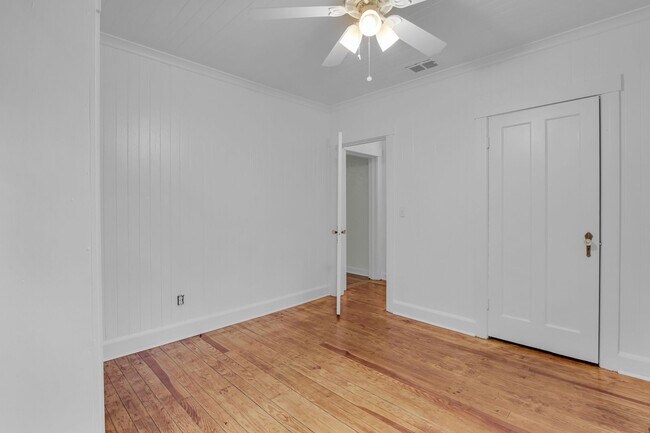 Building Photo - 2 Bedroom, 1 Bath home in Center of Richmond Hill - Richmond Hill close to Ft. Stewart and HAAF