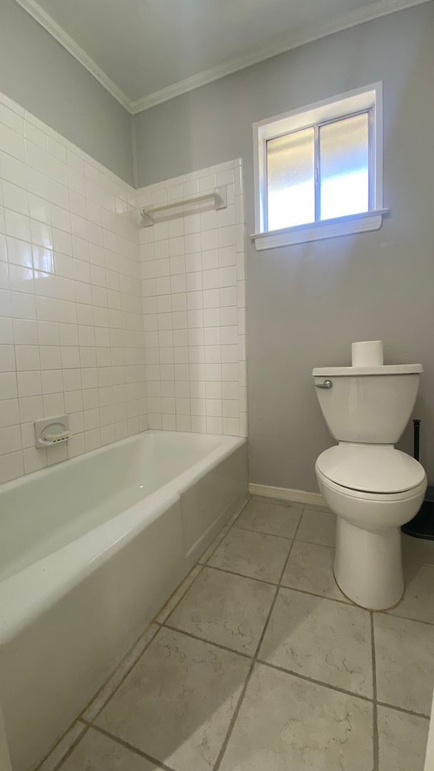 Building Photo - Beautiful Home in Established Neighborhood