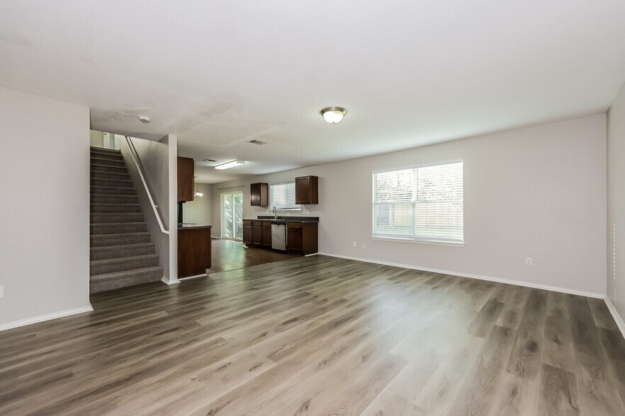 Building Photo - 3512 Cayman Dr