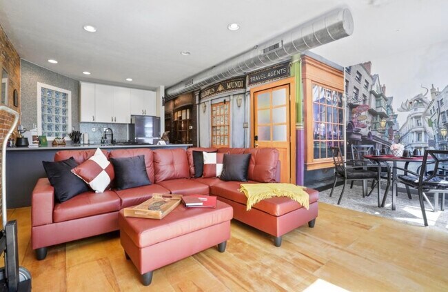 Building Photo - 974 N High St