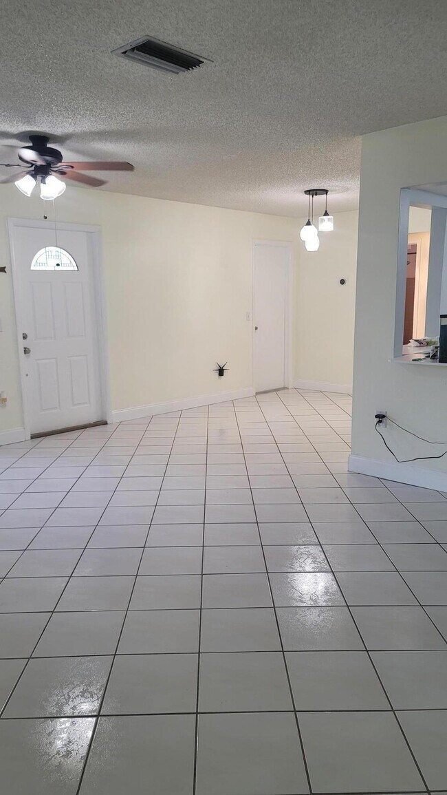 Building Photo - 2590 NW 98th Ave