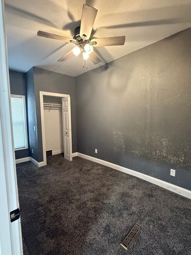 Building Photo - 226 Ferry St