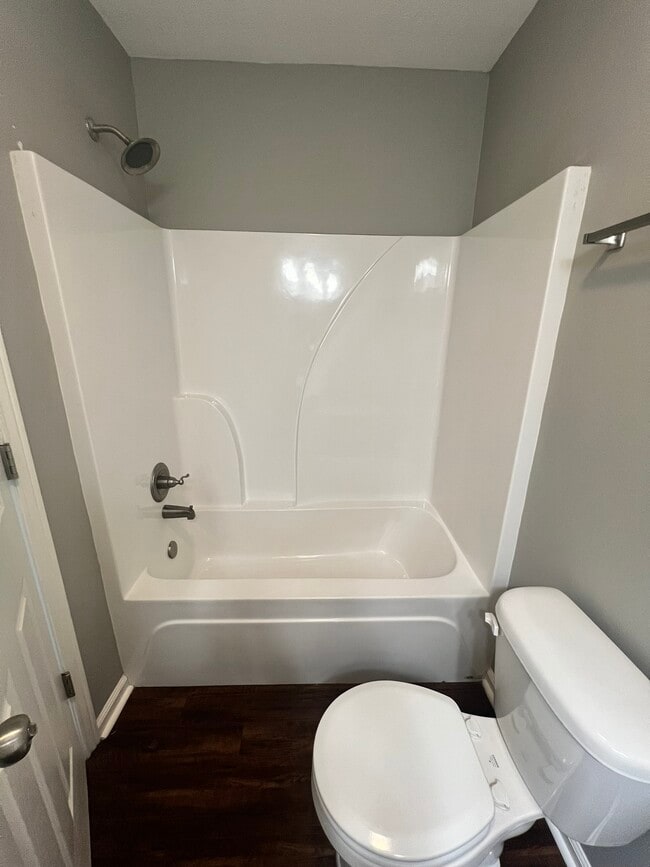 Building Photo - 951 Tallow Rd