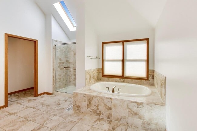 Building Photo - 2951 Old Glory Dr