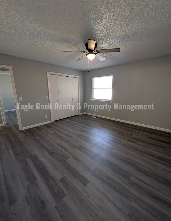 Building Photo - East Tulsa Duplex Unit for Rent (2beds/1.5baths)