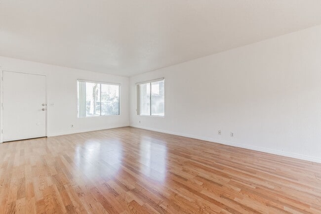 Building Photo - 74624 Driftwood Dr