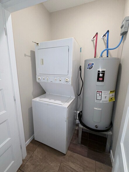 Building Photo - 3300 N Moorefield Rd