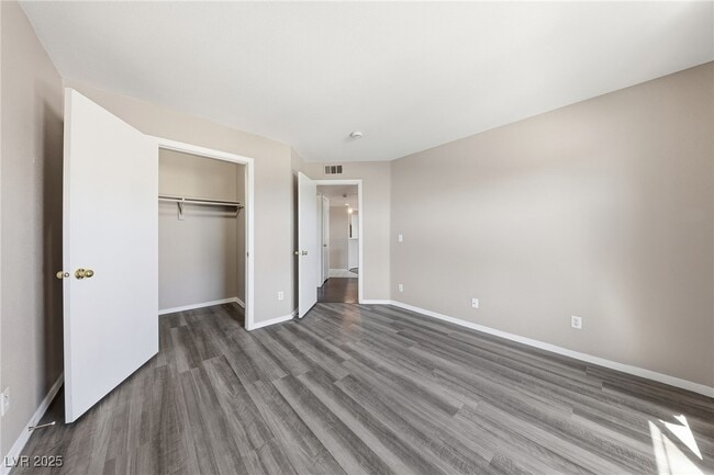 Building Photo - 4555 E Sahara Ave