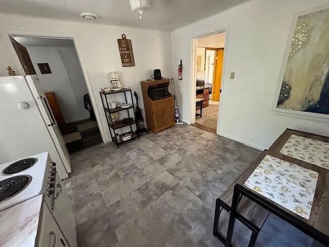 Building Photo - FULLY FURNISHED 1 Bed / 1 Bath Cabin locat...
