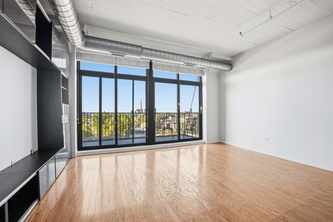 Building Photo - 1524 S Sangamon St