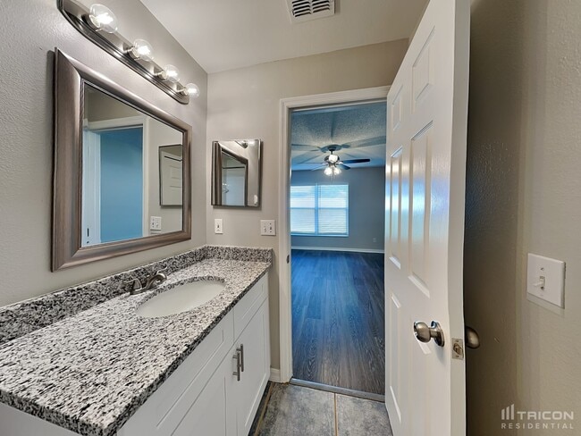 Building Photo - 15342 Margaux Dr