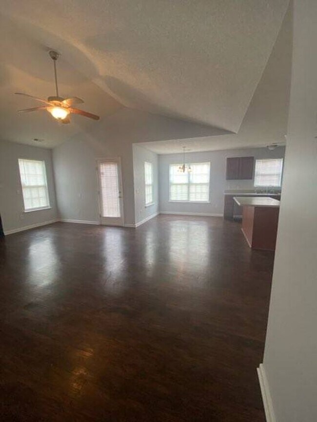 Building Photo - 3 BR 2 BA Maysville