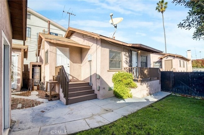 Building Photo - 959 W 17th St