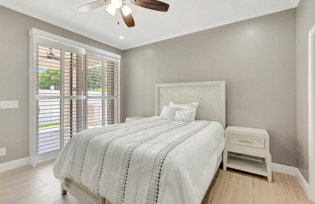 Building Photo - 1050 Delray Lakes Dr