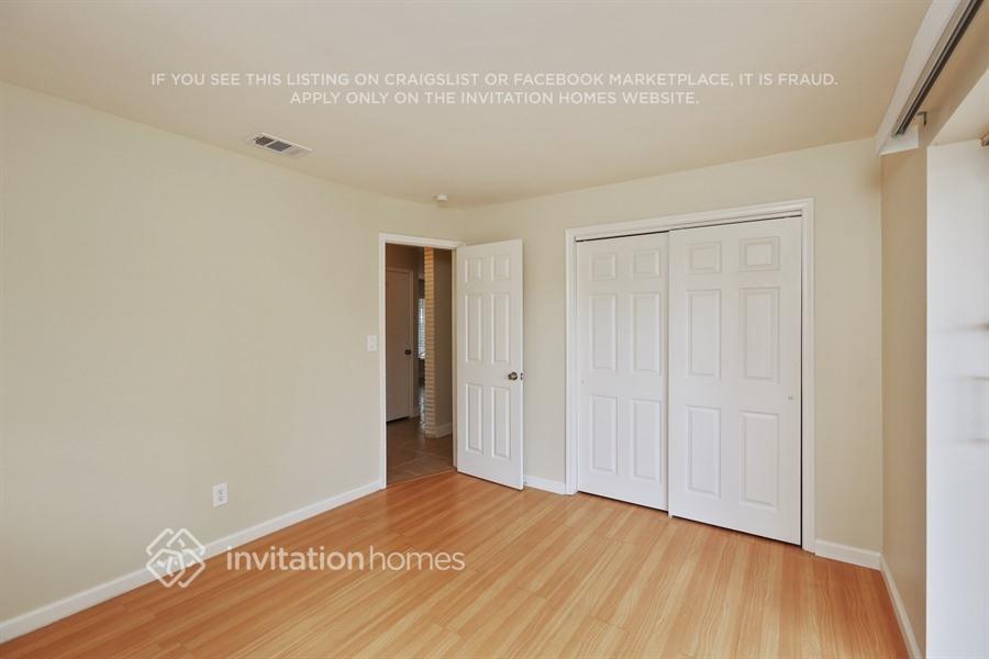 Building Photo - 5521 Van Buren St