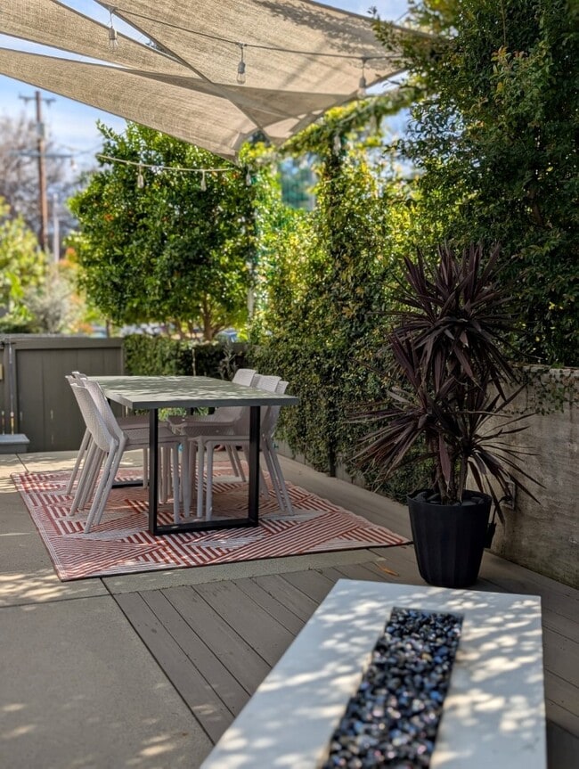 Building Photo - 800 Chestnut Ave