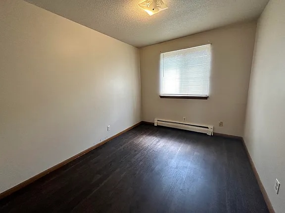 Building Photo - 1321 Division St