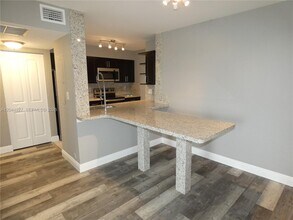 Building Photo - 2831 N Oakland Forest Dr