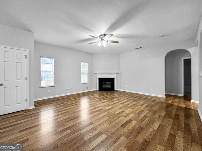 Building Photo - 655 Balerma St