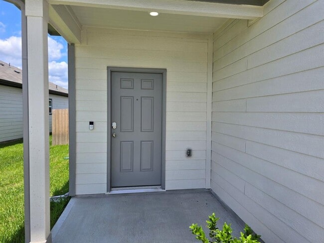 Building Photo - 23410 Honey Spade Rd