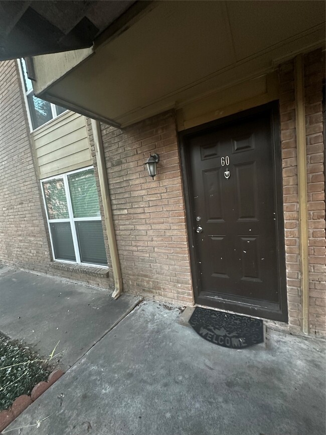 Primary Photo - 8110 Albacore Dr