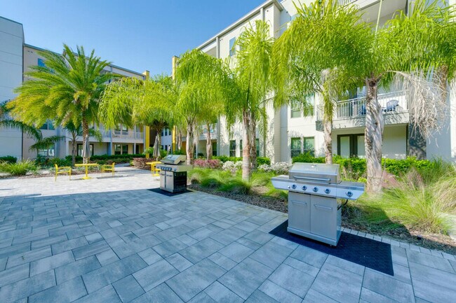 Building Photo - 8302 Baymeadows Rd E